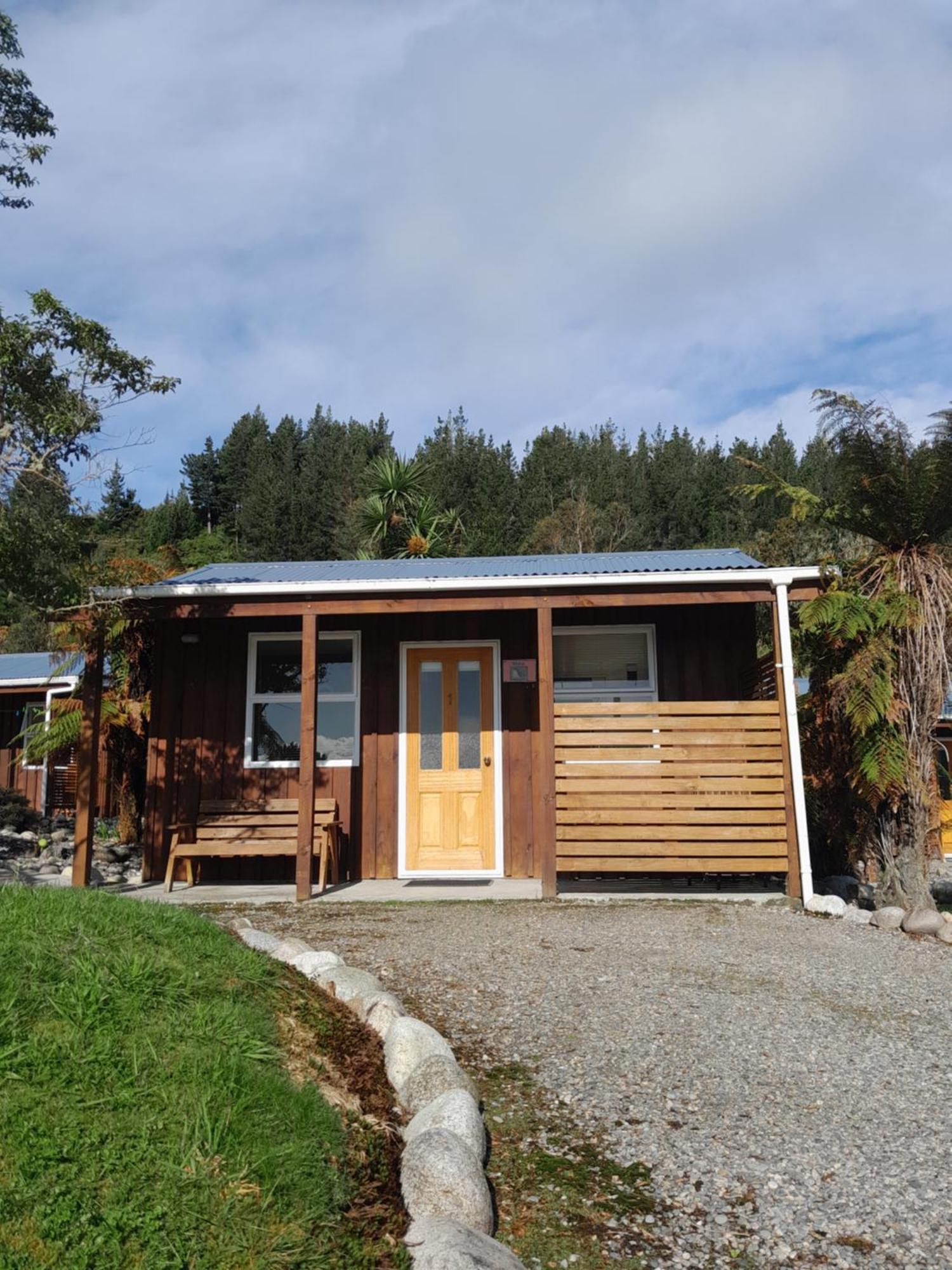 Sunset Accommodation Westport Exterior photo